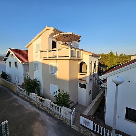 Apartmani Jurić Vir Exterior foto