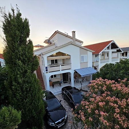 Apartmani Jurić Vir Exterior foto