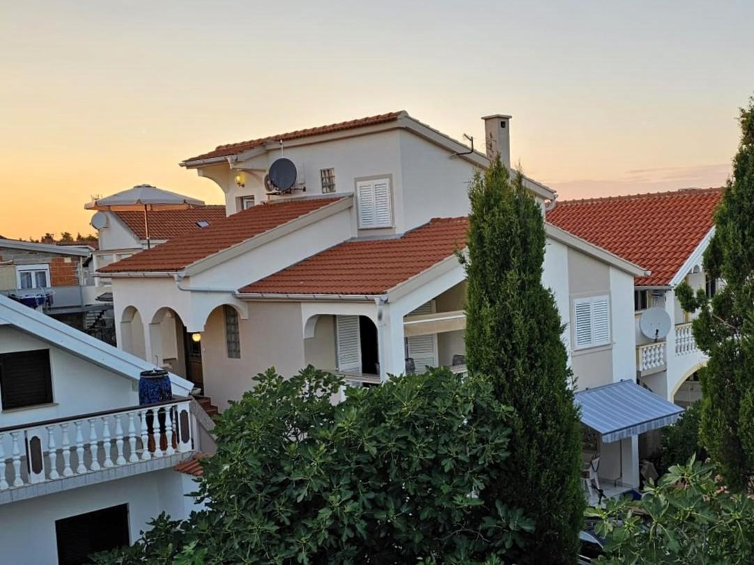 Apartmani Jurić Vir Exterior foto