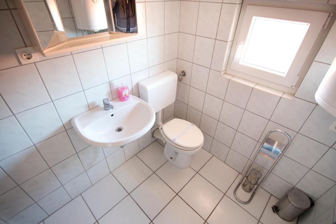 Apartmani Jurić Vir Exterior foto
